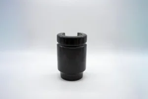 Búcaro cilíndrico de granito negro para lápida de cementerio en Paiporta, Valencia.