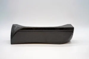 Jardinera rectangular de granito negro para lápida en Valencia, disponible en varios colores y materiales.