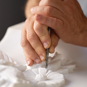Cómo elegir una lápida: materiales, diseños y acabados